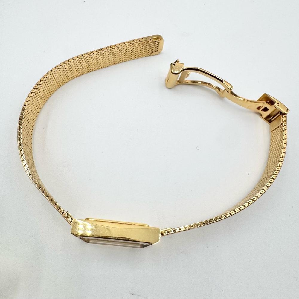 Gucci Women's Swiss G-Frame Gold-Tone Stainless Steel Mesh Bracelet Watch - Picture 7 of 8
